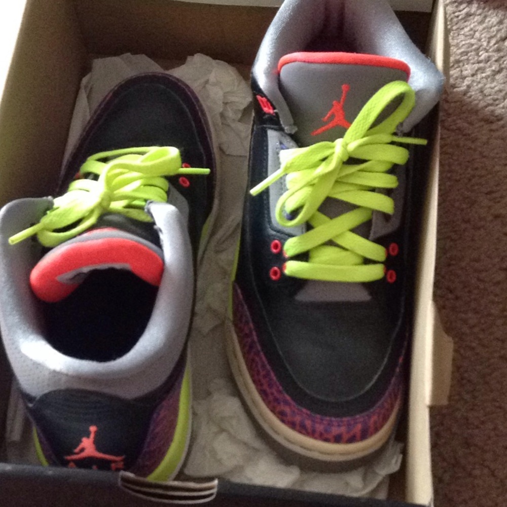 Air Jordan 3s